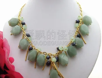 

N072310 Pearl Aventurine Crystal Necklace