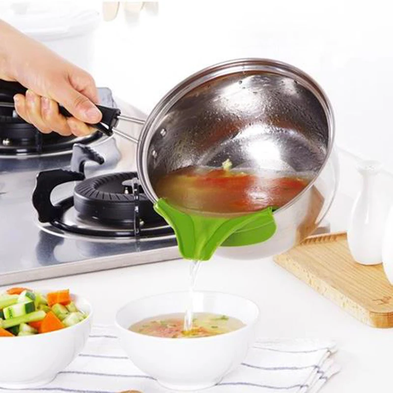 Creative Anti spill Silicone Slip On Pour Soup Spout Funnel for Pots