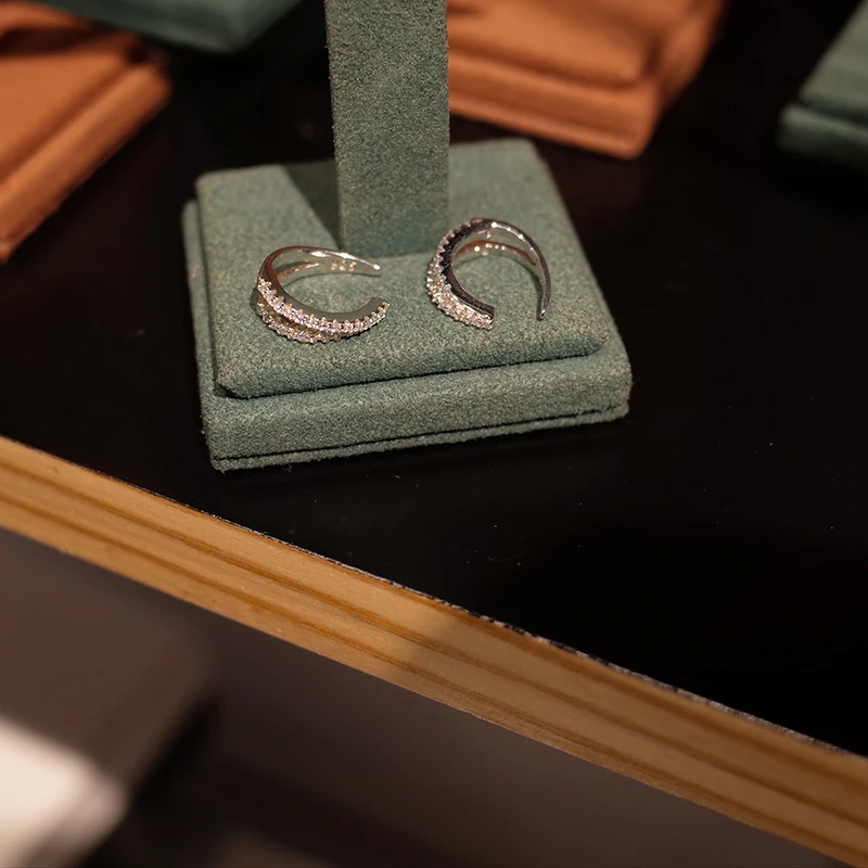 

Local focal fashionable design small Clip Earrings