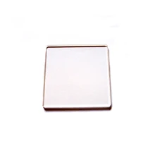 Двусторонний коэффициент пропускания 400-700 нм видимое Антибликовое покрытие составляет 99