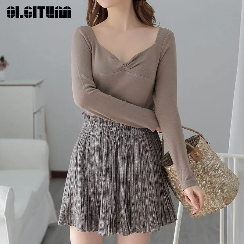 

New 2019 Short Skirt Female Spring Summer Korean Version of the Herringbone Pleated Flower Waist Temperament Retro Skirt SK352