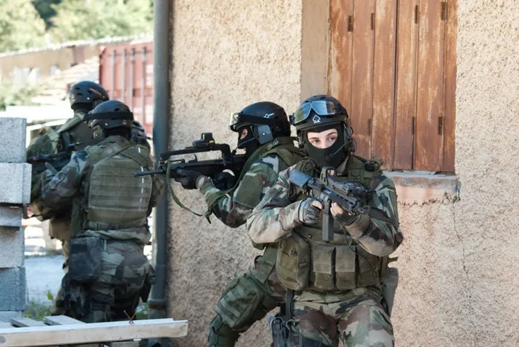 Z-Tactical New Comtac1 Woodland Headset4