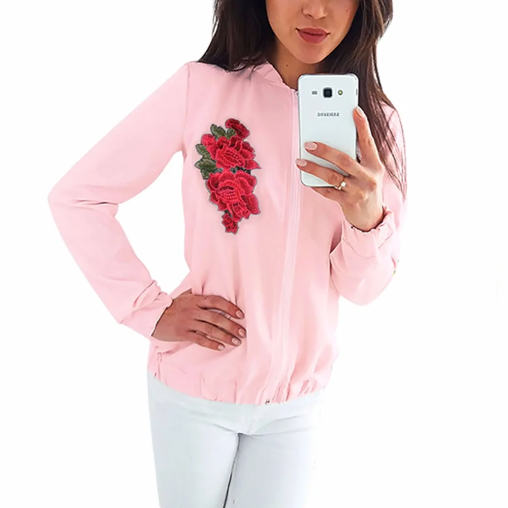 Spring Europe and America is tasted newly hot and spicy recreational temperament decorous embroider female type zipper coat
