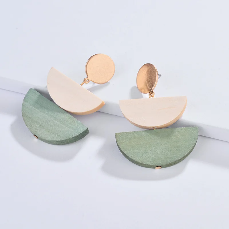 

Women Earrings Geometric Color Semi-Circular Fan-Shaped Wood Stitching Contrast Color Earrings For Ladies Wholesale D8J110