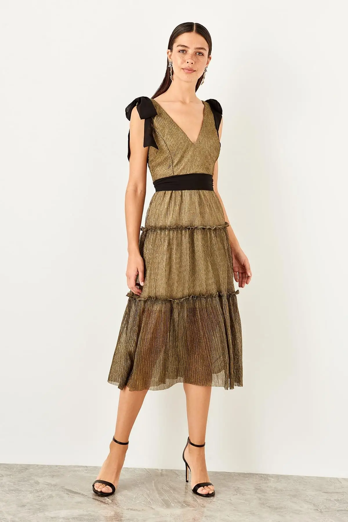 

Trendyol Gold Glitter Dress TPRSS19UZ0093