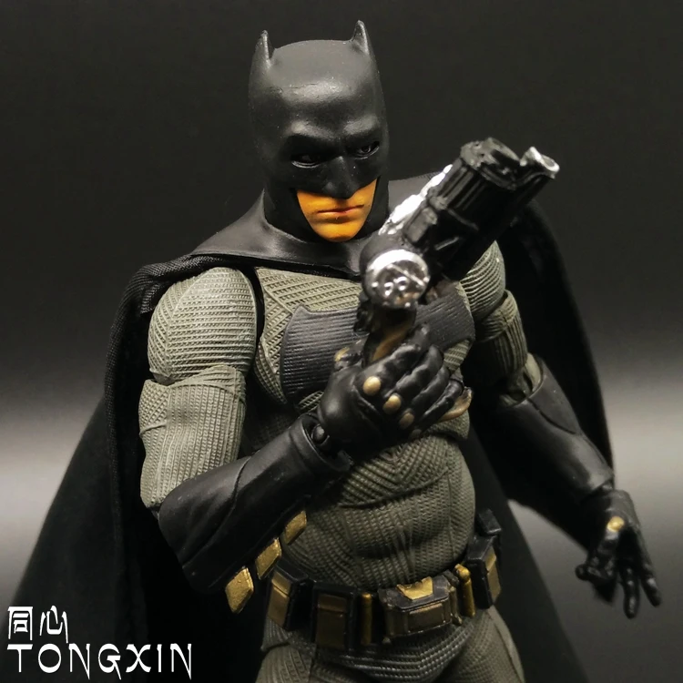 Самоубийца Mafex Бэтмен Джокер и Харли Квинн игрушка фигурка