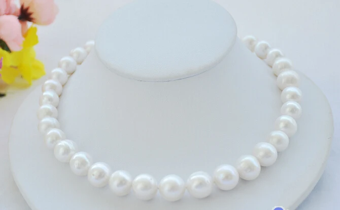 

Free shipping >>>>>P5005 AA++ 17" 14mm ROUND WHITE Freshwater cultured PEARL NECKLACE MABE CLASP