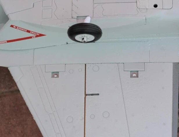 freewing-64mm-f18-epo-rc-jet-8