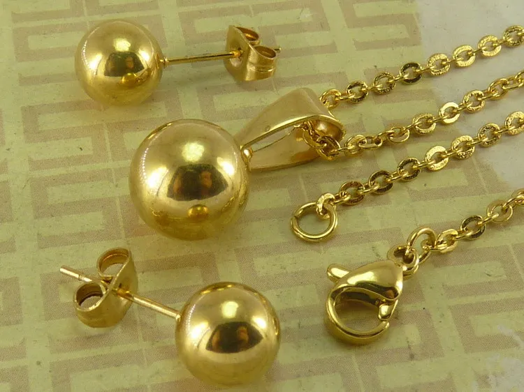 

Wholesale Fashion Jewelry Gold Color Stainless Steel Stud Earrings Round Pendant Necklace Jewelry Sets For Women SFFAASAI