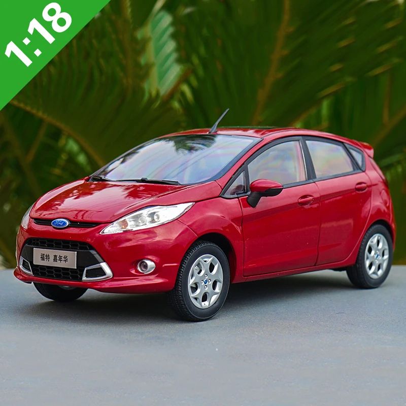 

1:18 Scale Ford New Carnival FORD FIESTA 2018 Car Diecast Model Toy For Gift Collection Kids Decoration
