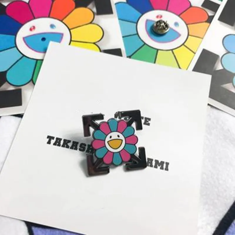 

Takashi Murakami OriginalFake Cute Breastpin Street Art Customization Corsage KAWS BFF Action Figure Collection Model Toy M1179