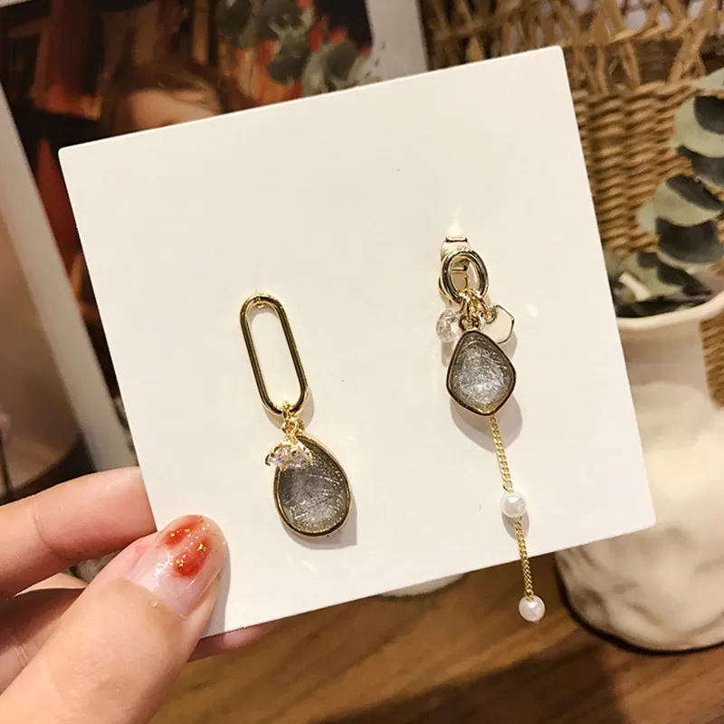 

Dominated The new 2019 temperament joker asymmetric pearl crystal long Women Drop earrings Jewelry