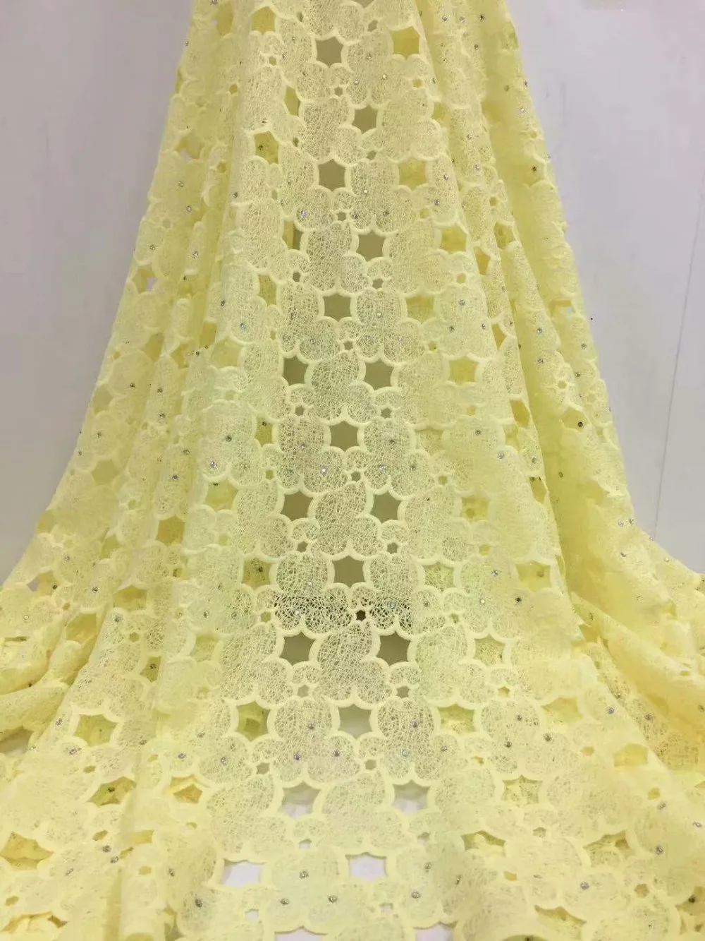 

5yards/lot Wholesale design water soluble lace for sewing latest high quality African guipure Milk Silk lace fabric yff108
