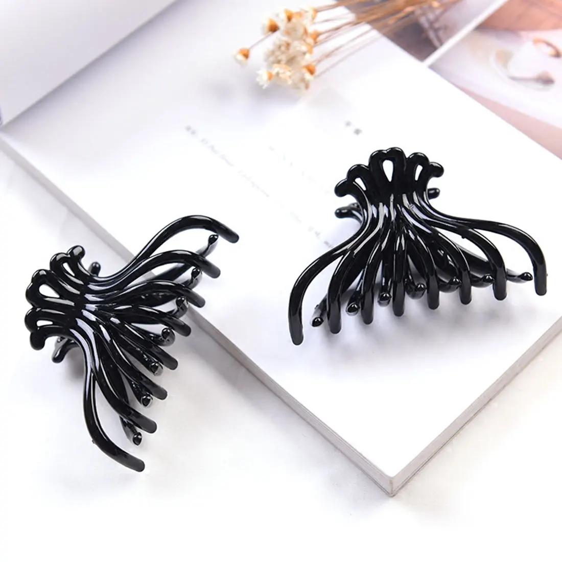 

Korean Style Women Butterfly Holding Hair Claw Section Styling Tools Hair Clip Clamps Care Hairpins Pro Women Girls Hairdress