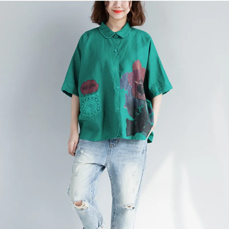 

Literature Women Turn Down Collar Single Breasted Green Shirt Short Sleeved Floral Printed Blouse Lace Pocket Loose Big Size Top