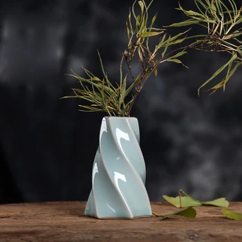 

Longquan Celadon Decoration Tea Ceremony Ceremony Porcelain Flowers Inserted Bottle Home Decorative Spiral Vase Flower Pitcher