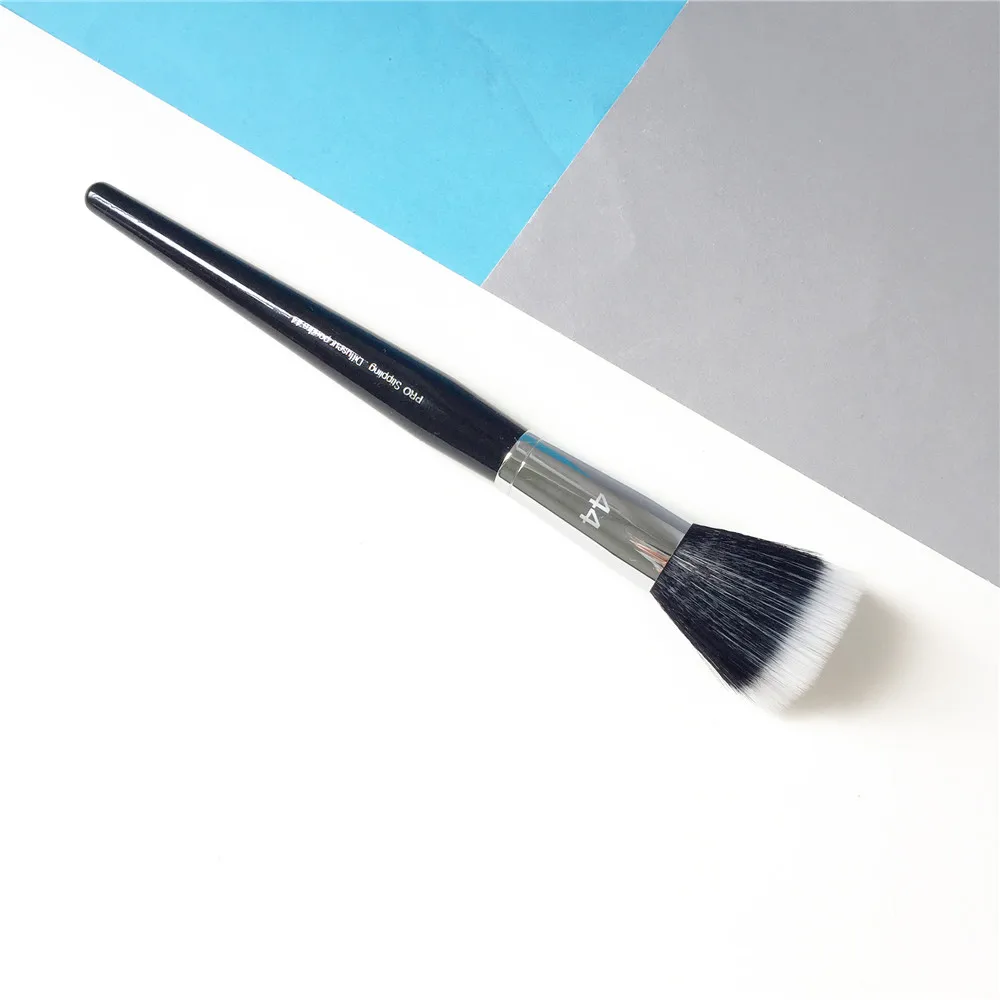 Sephora Pro Stippling Brush 44 _ 6