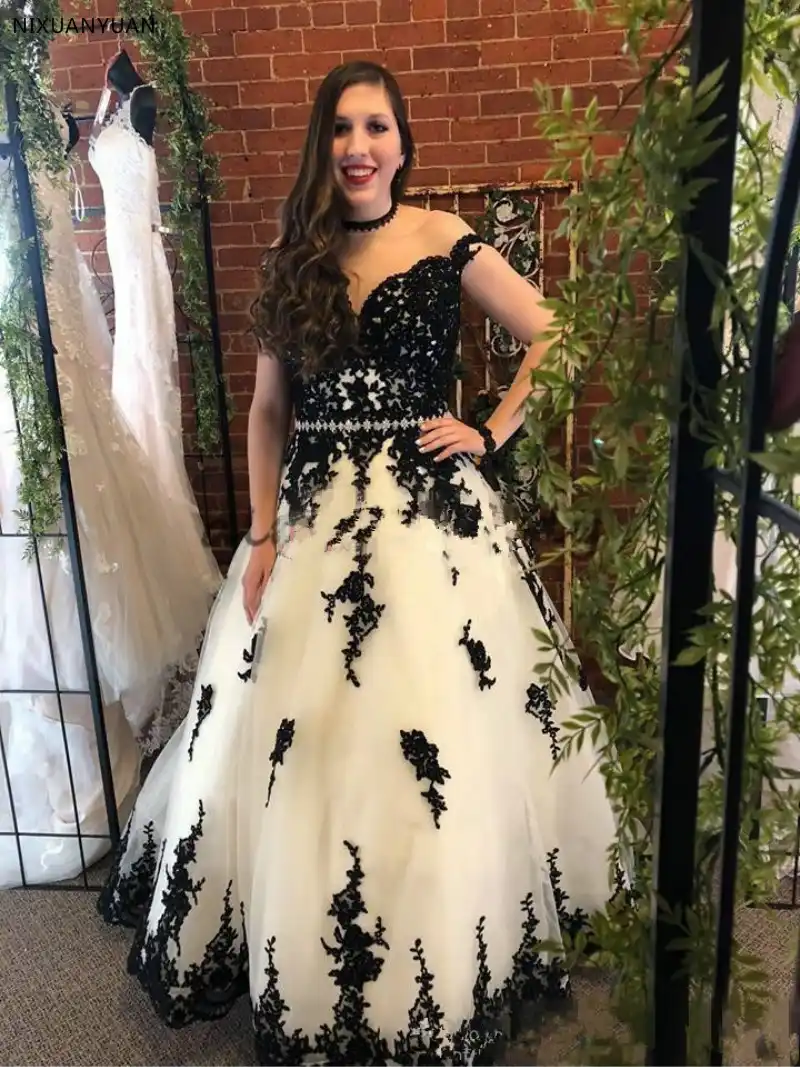 Vestidos De Novia De Encaje Blanco Y Negro Con Mangas Tapadas Apliques De Cuello Transparente Corset Gotico De Tren De Corte Vestidos De Novia De Boda Aliexpress
