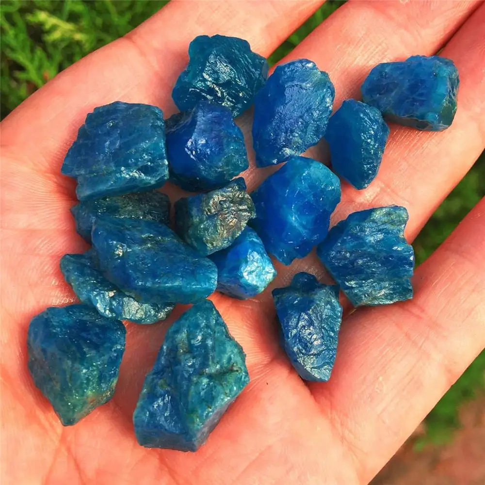 

16pcs AAAAA+Free shipping of natural blue apatite mineral stone samples color is beautiful large quantity wholesale discount