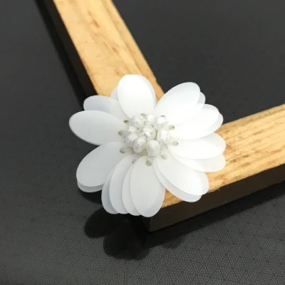 100pcs Bianca Set Perline Paillettes Fiore Applique Per Cucire Per Scarpe Da Sposa Weddiing 20mm 