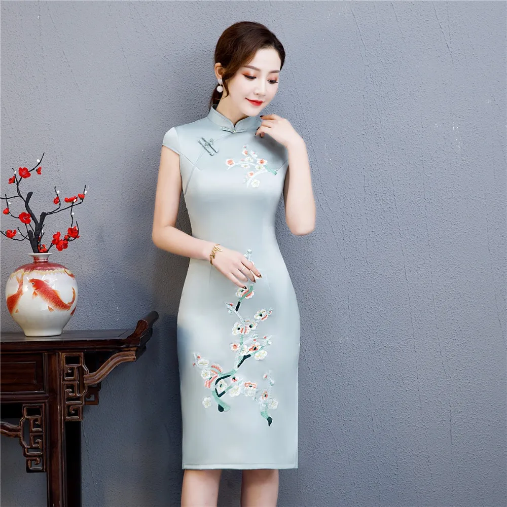 Шанхай история короткий рукав искусственного шелка Qipao cheongsam платье с цветочной вышивкой китайское традиционное платье для женщин 2 цвета