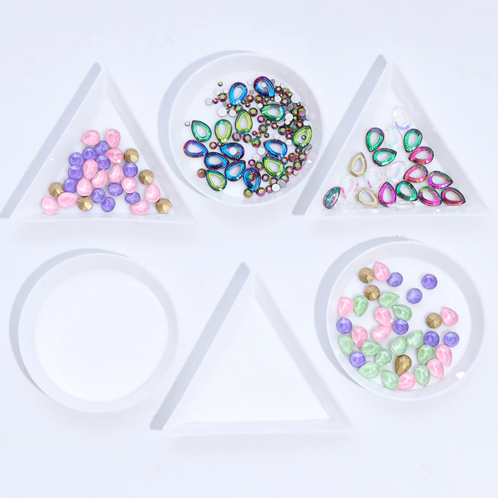 White Triangle Round Plastic Rhinestones2