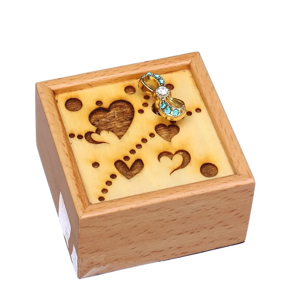 Classical-Mini-music-box-wooden-Clockwork-top-4pc-lots-Tune-Castle-in-the-sky-musical-present