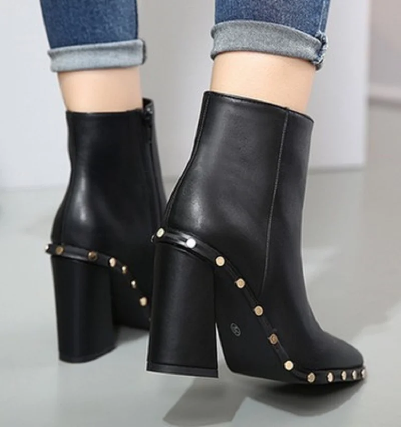 

Winter new style with the same style rivet thick high-heeled pointed smooth boots women's boots
