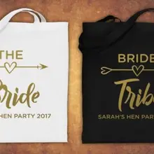 Изготовленный На Заказ курица сделать вечерние надпись «Bride Tribe» Сумочка подружки невесты сумки пакеты для свадебных подарков мальчишник, девичник бокал для шампанского вечерние свадебные сувениры чехлы