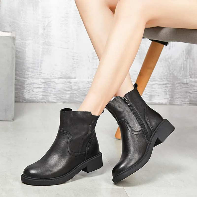 

2018 autumn and winter new Martin boots female British wind thick with short boots simple round head leather boots