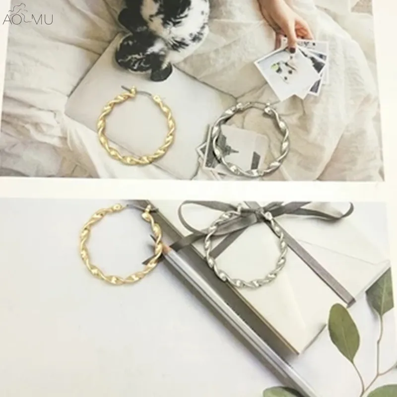

AOMU Trendy Big Loop Earrings Gold Silver Metal Twist Earring Round Large Circle Hoop Earrings for Women Fashion Jewelry