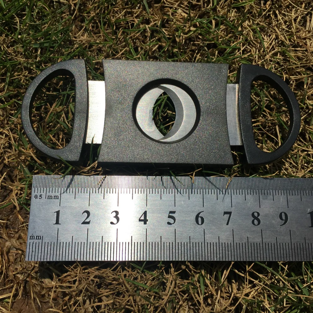 Blades Cigar Cutter (1)