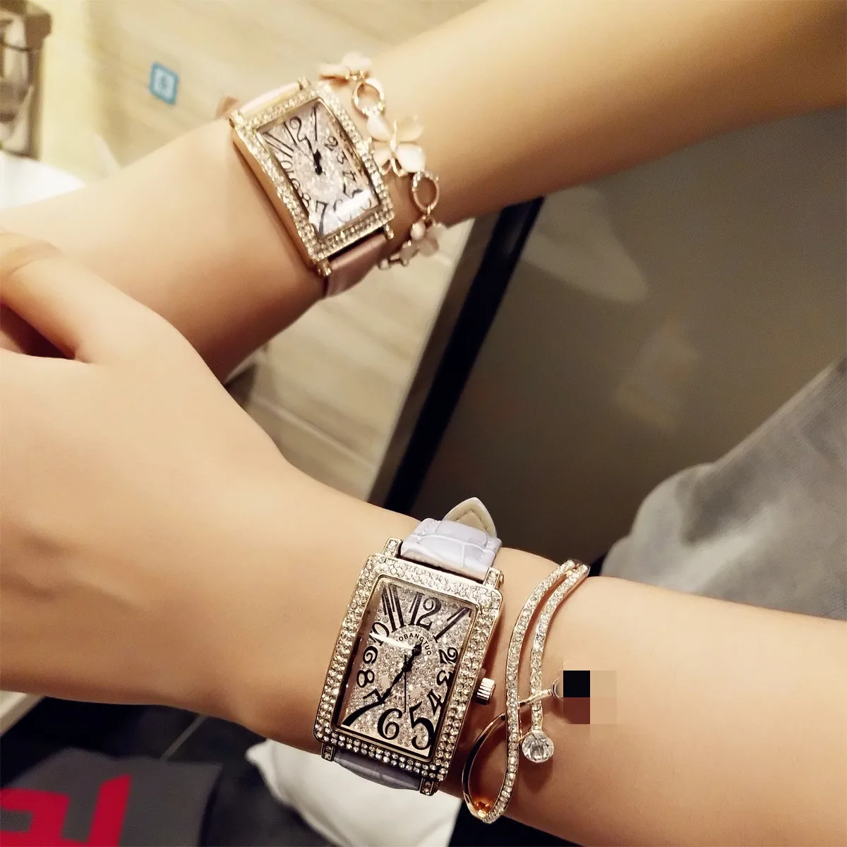 

2019 New Fashion Square Ladies Quartz Watch Full Rhinestone Dial Leather Strap Women's Watch