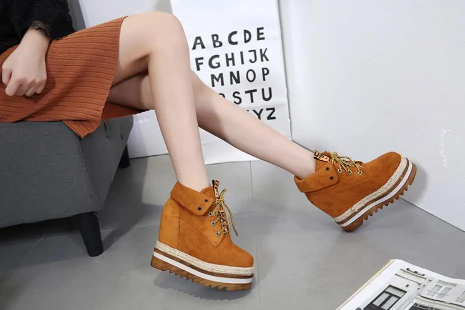 

Autumn and Winter New British High Height and 12CM Thick Bottom Increases Slope and Madingxie