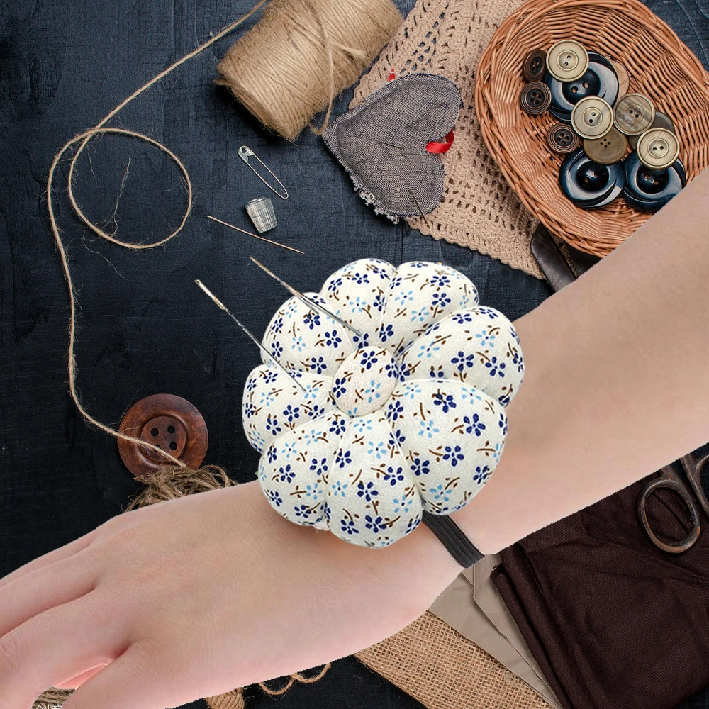

Fabric Pumpkin Shape Cute Holder Pin Cushions with elastic wrist band Wearable Needle Pincushion For Sewing Quilting Pin Holder