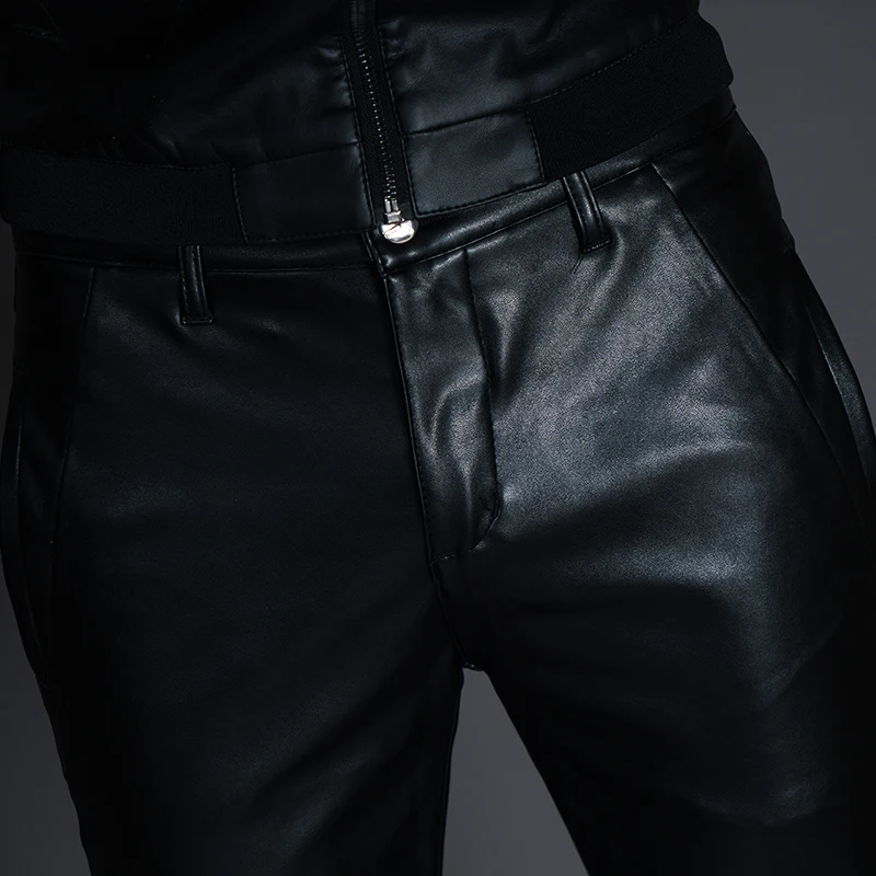 Новые весенние мужские узкие кожаные брюки модные брюки из искусственной кожи для мужчин брюки для сцены Клубная одежда байкерские брюки