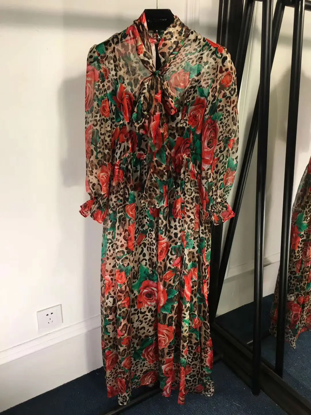 2019 New 100% Silk Print Dress 1 Colour 3 Sizes Women Clothes