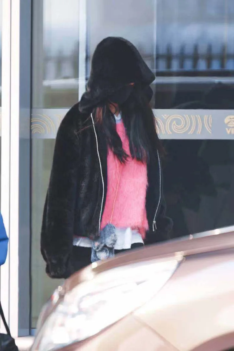 Star Yang Fang Airport Pink Mohair Short Front and Back Long Loose Round Neck Sweater Women 2019 Pullovers Wool Women Sweater