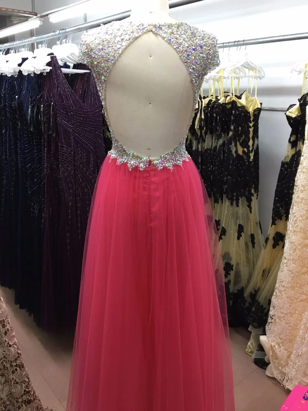 Costas nuas сексуальный luco pedras missangas vestido de formatura Роскошные камни из бисера сексуальный тюлевый с открытой спиной выпускное платье