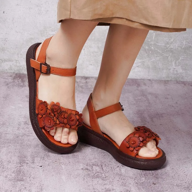 

Original 2019 spring and summer new flowers retro genuine leather flat shoes women's word buckle sandals cowhide women's shoes