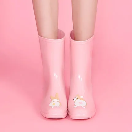 Новые модные резиновые сапоги; женские зимние сапоги; резиновая обувь с носком; водонепроницаемые резиновые сапоги из ПВХ для женщин; женские ботильоны на квадратном каблуке; цвет розовый