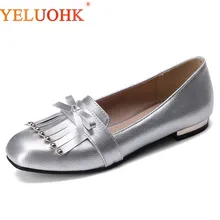 Женские лоферы серебристого цвета; коллекция года; сезон осень; обувь на плоской подошве; женские удобные мокасины без застежки; большие размеры 34-44