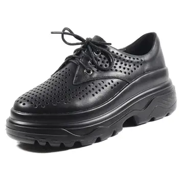 

2019 European new muffin punching hollow belt leather handmade sandals women's shoes