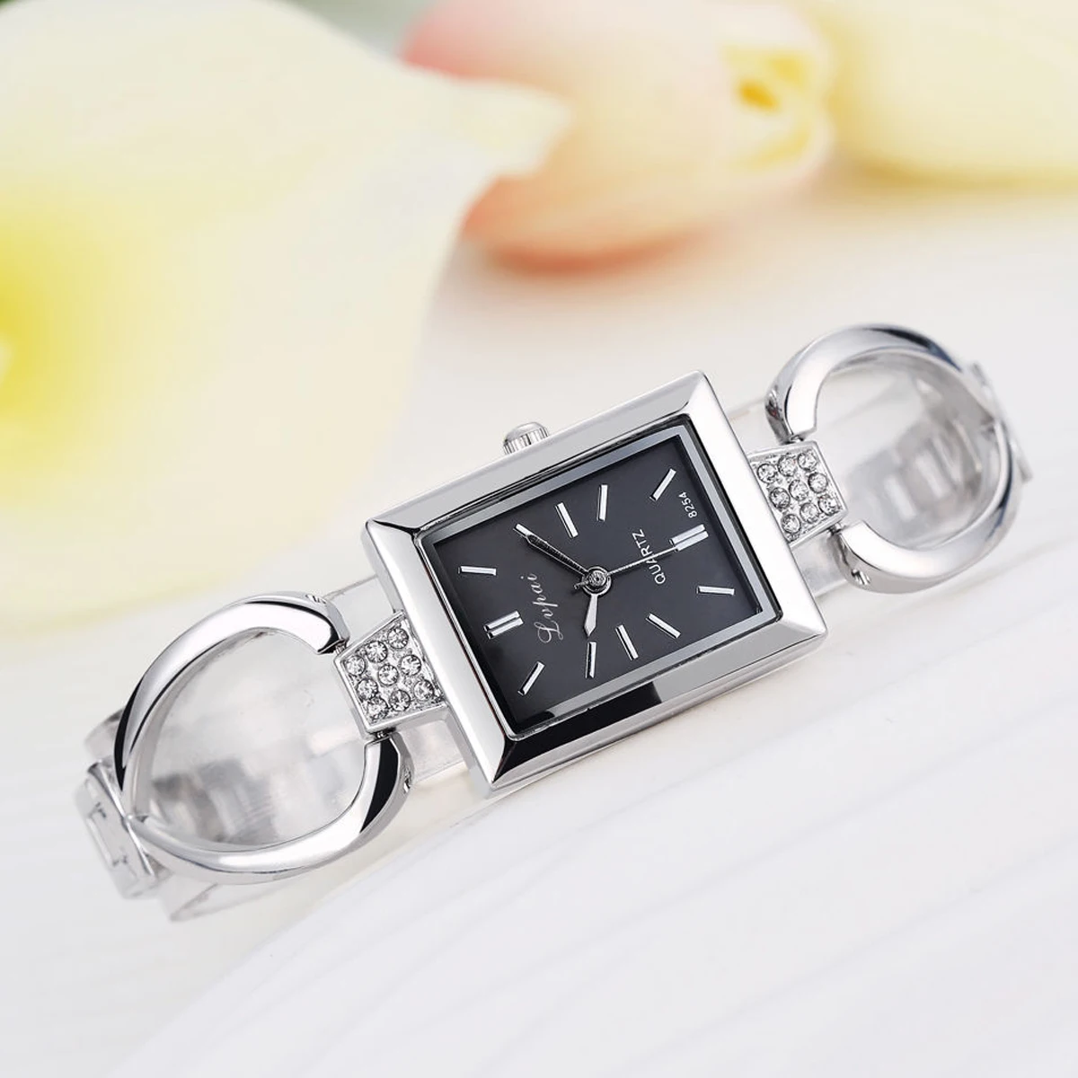 Luxury Brand Stainess Steel Dress Watches Girls Quartz Watch Bracelet Watch Ladies Fashion Women Dress Crystal Square Wristwatch