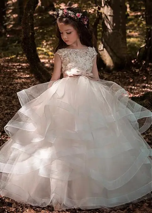 

Pretty Tulle Ball Gown Flower Girl Dresses With 3D Lace Appliques Beaded Belt Girls Pageant Communion Gown