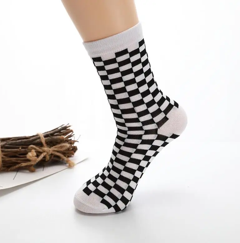 

newn Harajuku street black white plaid women unisex socks