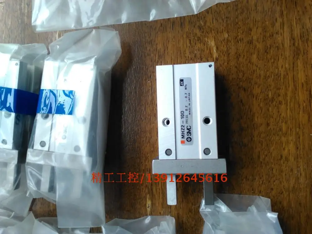 

[SA] Positive! SMC new original authentic gas clamp claw cylinder MHZ2-10D gas claw spot