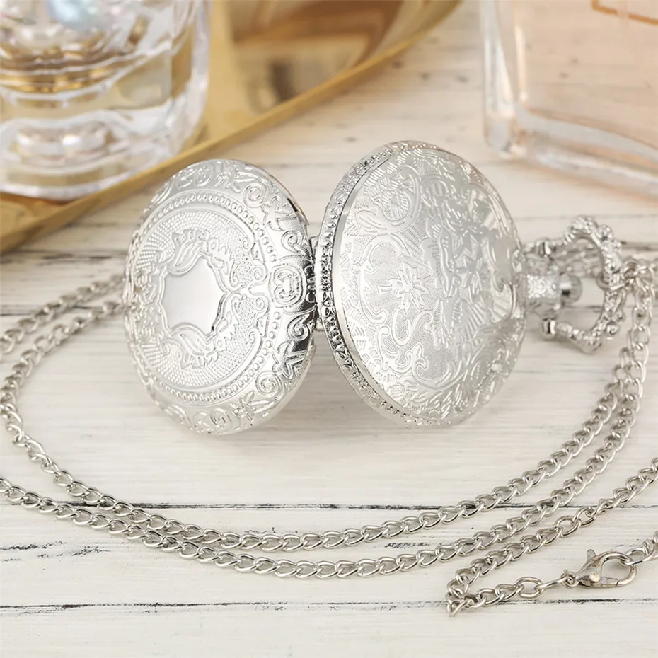 Elegant Vintage Shield Relief Pattern Quartz Pendant Pocket