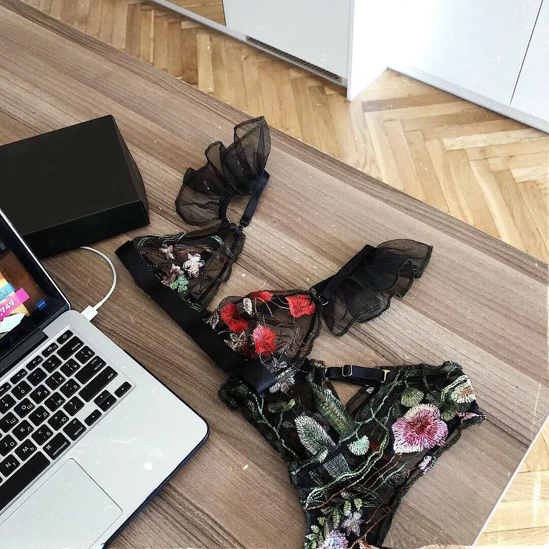 2pcs Sexy Women Lingerie Set Embroidery See-through Lace Mesh Ruffles Floral Bra Brief Set Babydoll Thong Underwear
