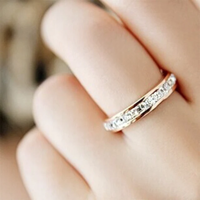 Купить женское кольцо с маленькими квадратными пальцами ювелирное изделие картинки